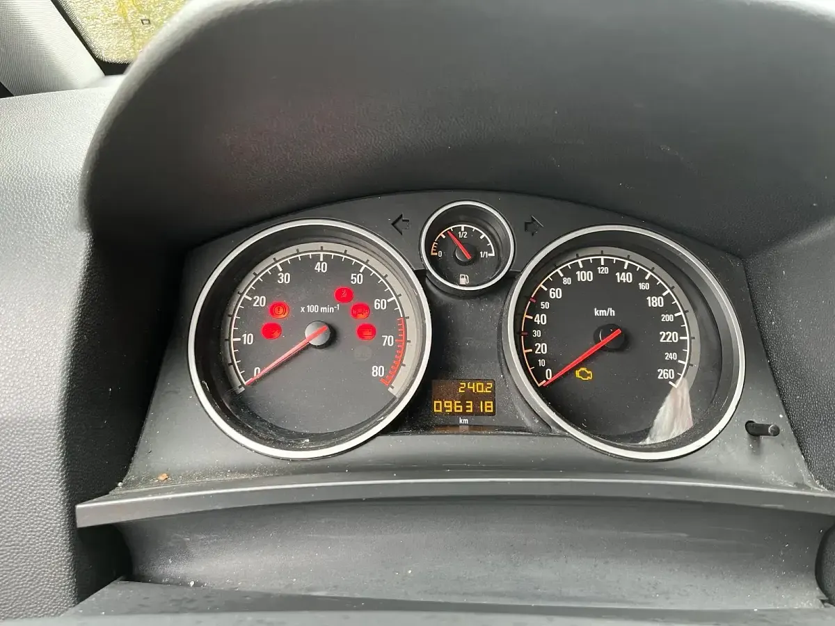 Gebraucht Opel Zafira 140 PS (102 kW) 2006 Silber Van / Kleinbus