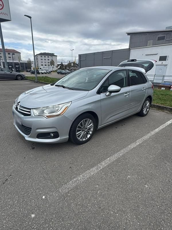 Gebraucht Citroën C4 Tendance 120 PS (88 kW) 2012 Silber Limousine