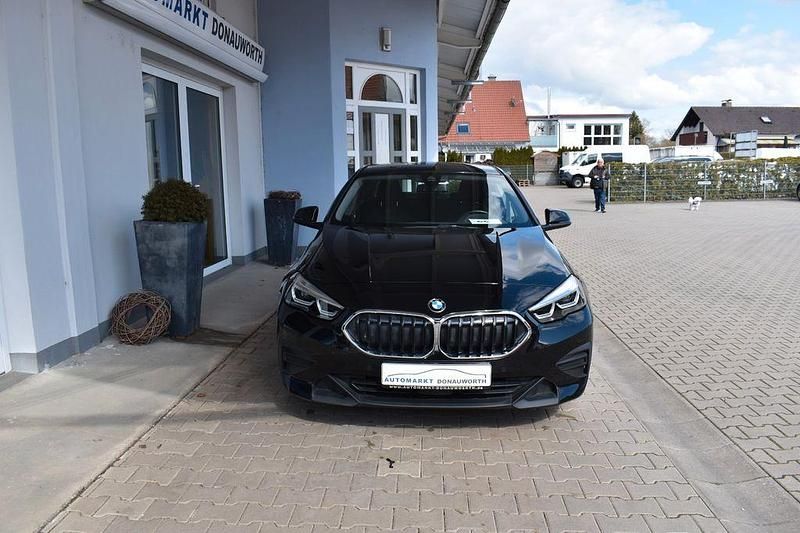 Używany BMW 218 Advantage 150 KM (110 kW) 2022 Czarny Coupe