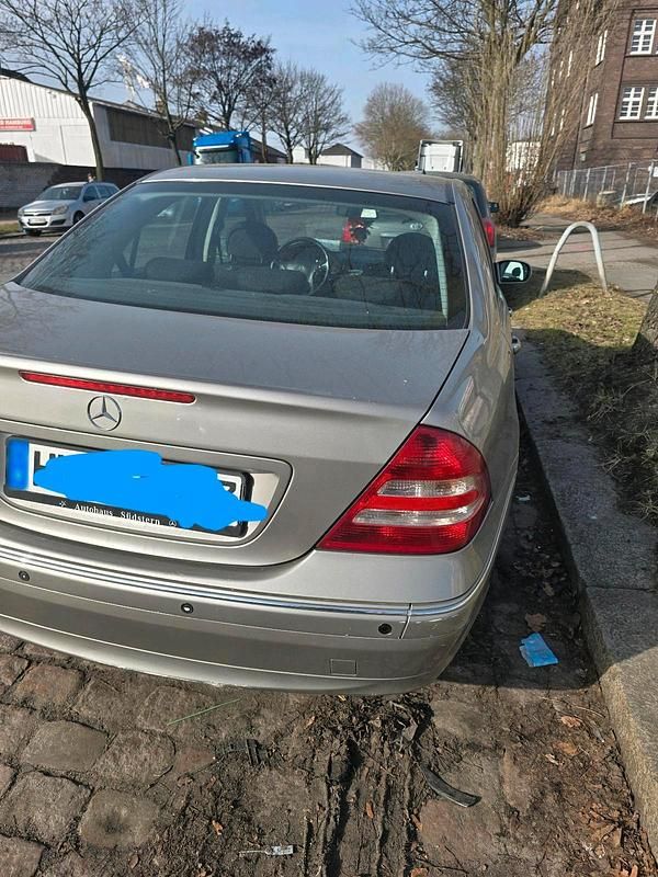 Gebraucht Mercedes C240 170 PS (125 kW) 2004 Gold Limousine