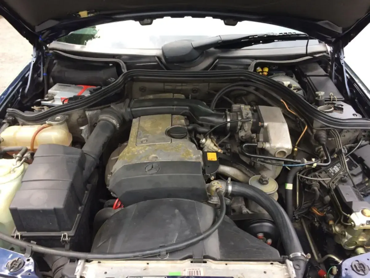 Gebraucht Mercedes E200 136 PS (100 kW) 1995 Blau Cabrio