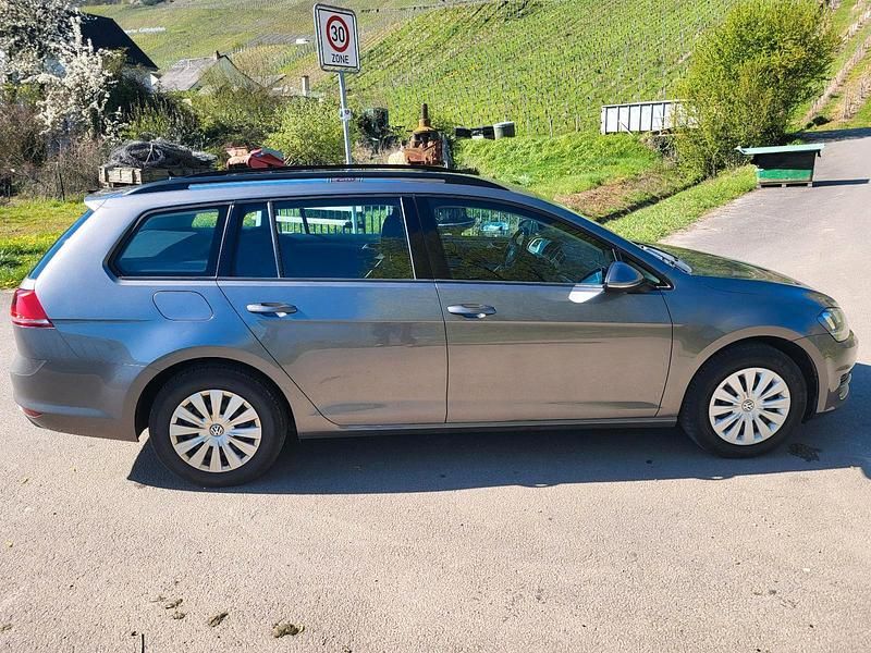 Gebraucht VW Golf VII 110 PS (80 kW) 2016 Grau Kombi