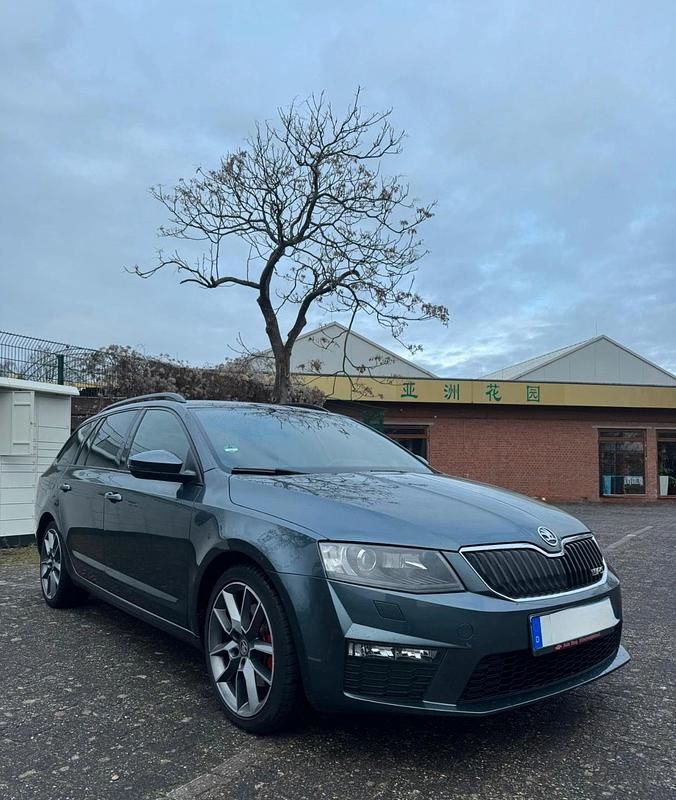 Gebraucht Skoda Octavia RS 184 PS (135 kW) 2016 Grün Kleinwagen