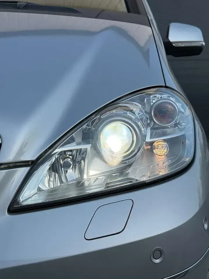 Gebraucht Mercedes A200 Exclusive 193 PS (141 kW) 2010 Polarsilber  metalliclack Kleinwagen