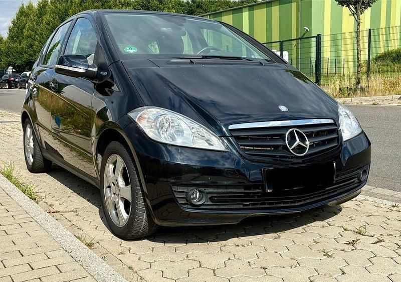 Schwarz Gebraucht 2011 Mercedes A160 Van / Kleinbus | 2.150 € (Superpreis) - Bild 1/4