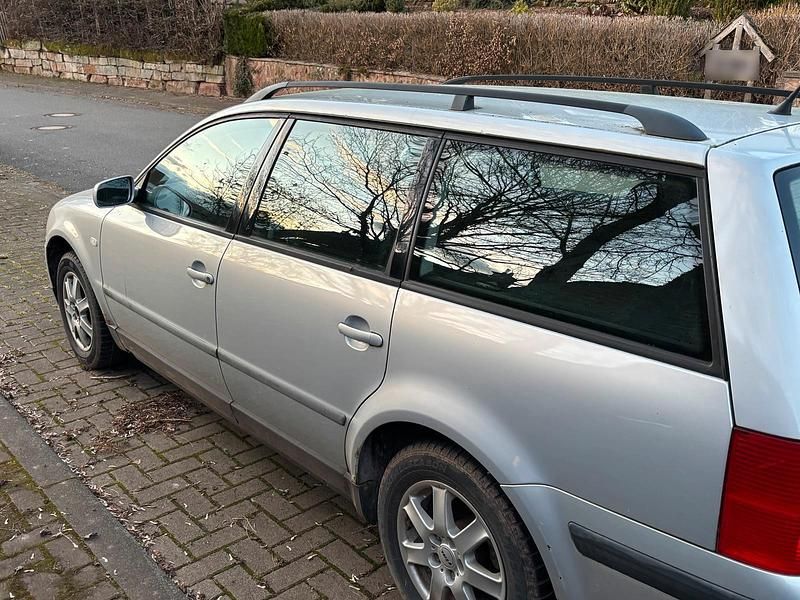 Gebraucht VW Passat 125 PS (91 kW) 2000 Silber Kombi