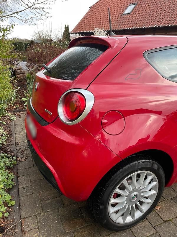 Gebraucht Alfa Romeo MiTo 95 PS (69 kW) 2016 Rot Kleinwagen