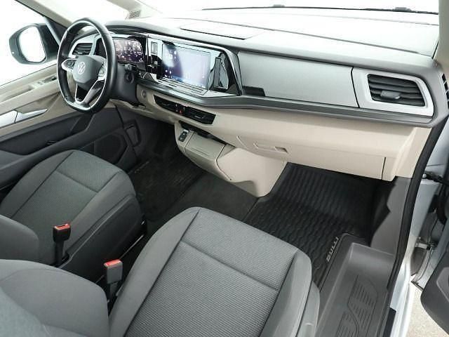 Gebraucht VW Multivan Basis 204 PS (150 kW) 2024 Silber Van