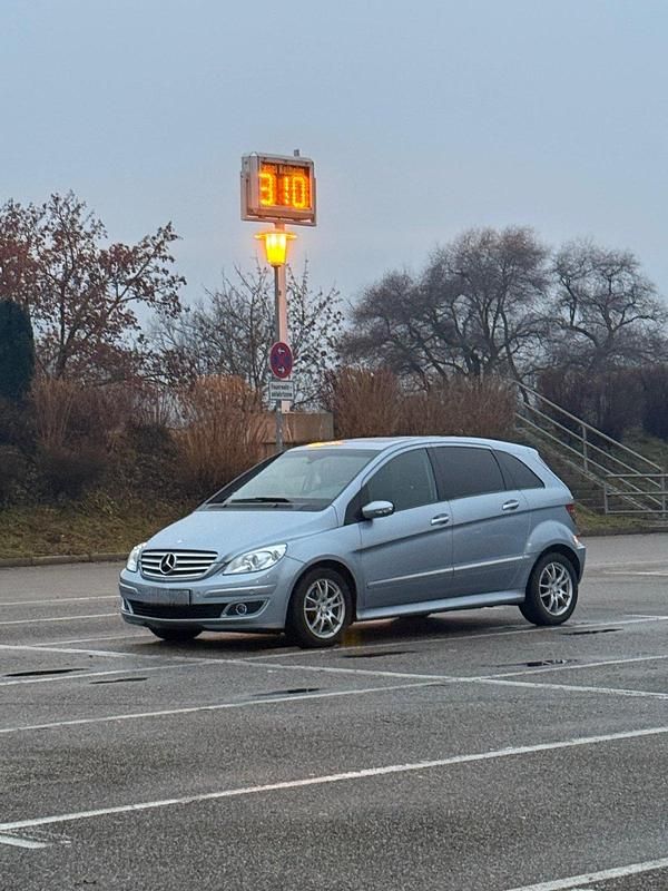 Gebraucht Mercedes B200 140 PS (102 kW) 2007 Blau Van / Kleinbus
