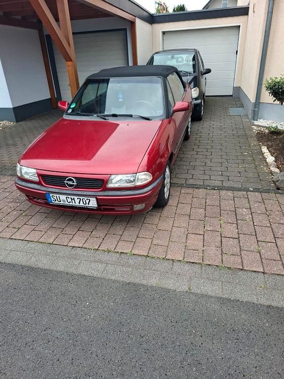 Gebraucht Opel Astra Cabriolet Edition 71 PS (52 kW) 1996 Rot Cabrio