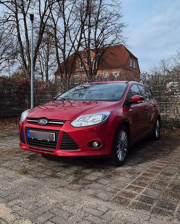 Gebraucht Ford Focus Ambiente 105 PS (77 kW) 2011 Rot Kombi