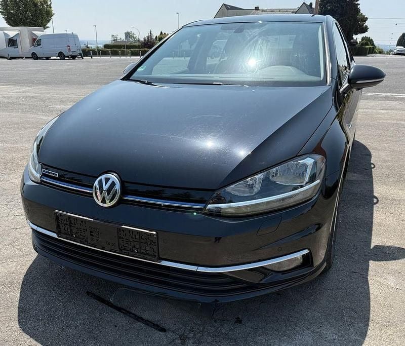 Schwarz Gebraucht 2019 VW Golf Comfortline Limousine | 17.300 € (Fairer Preis) - Bild 1/4