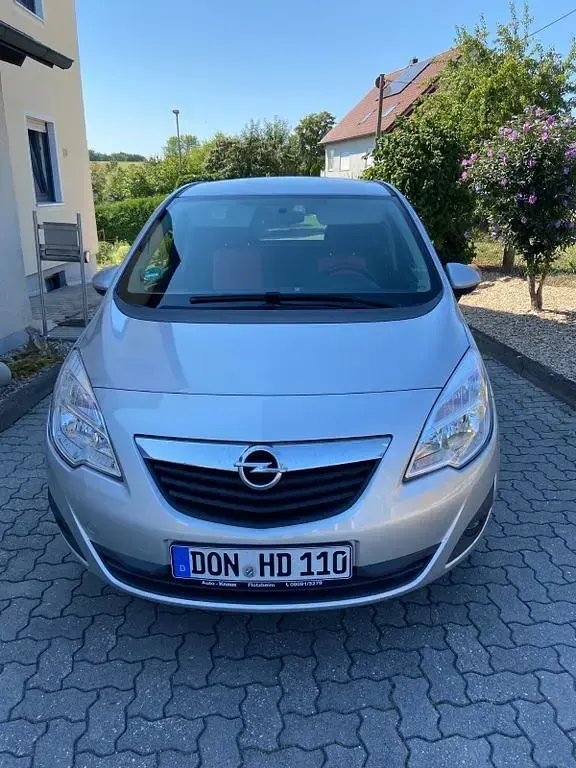 Gebraucht Opel Meriva Edition 101 PS (74 kW) 2012 Silber Van / Kleinbus