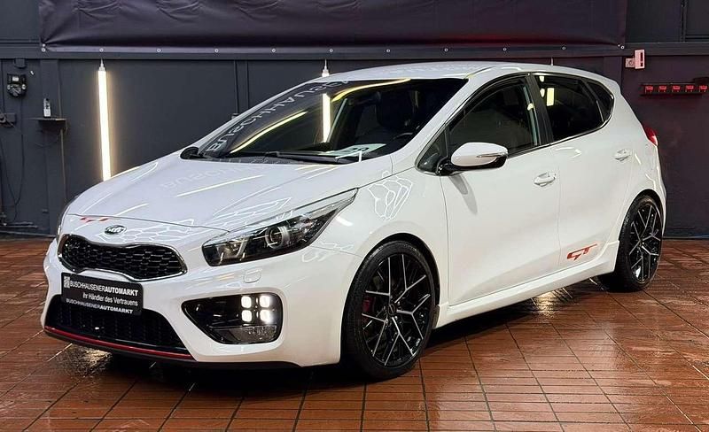 Gebraucht Kia Ceed GT-Track 204 PS (150 kW) 2015 (hw2) deluxeweiss met. Kleinwagen