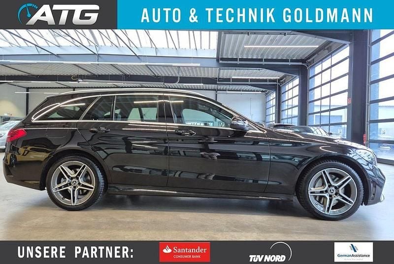 Schwarz Gebraucht 2020 Mercedes C300 AMG line Limousine | 27.950 € (Guter Preis) - Bild 1/4