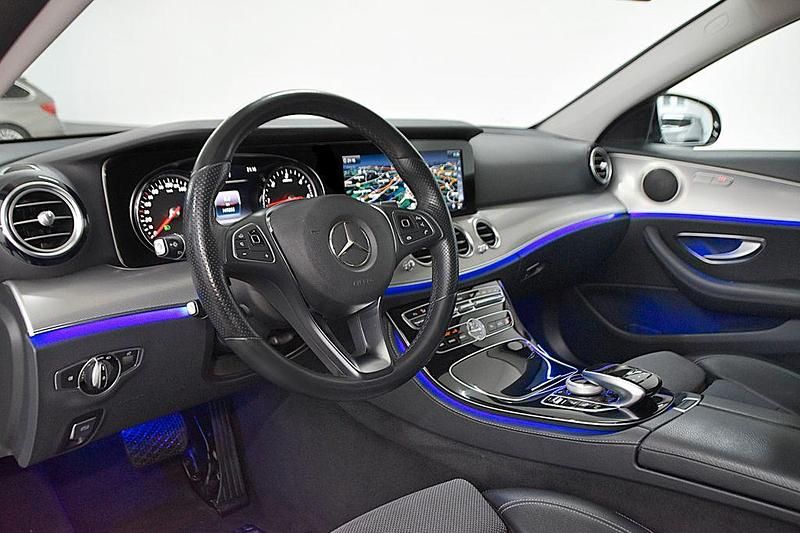 Gebraucht Mercedes E220 Avantgarde 194 PS (142 kW) 2018 Grau Limousine