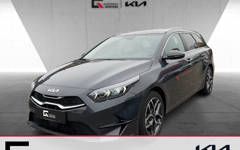 H8g) pentametal met. (grau Gebraucht 2025 Kia Ceed Sportswagon Style Kombi | 25.190 € (Guter Preis) - Bild 1/4