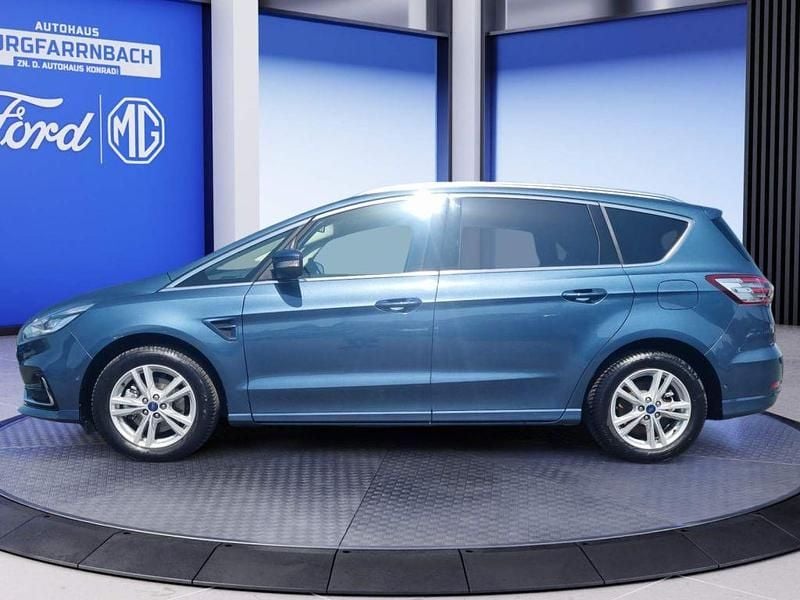 Gebraucht Ford S-MAX Titanium 190 PS (139 kW) 2023 Blue metallic Van / Kleinbus