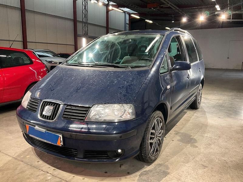 Blau Gebraucht 2009 Seat Alhambra Van / Kleinbus | 7.990 € (Teuer) - Bild 1/4