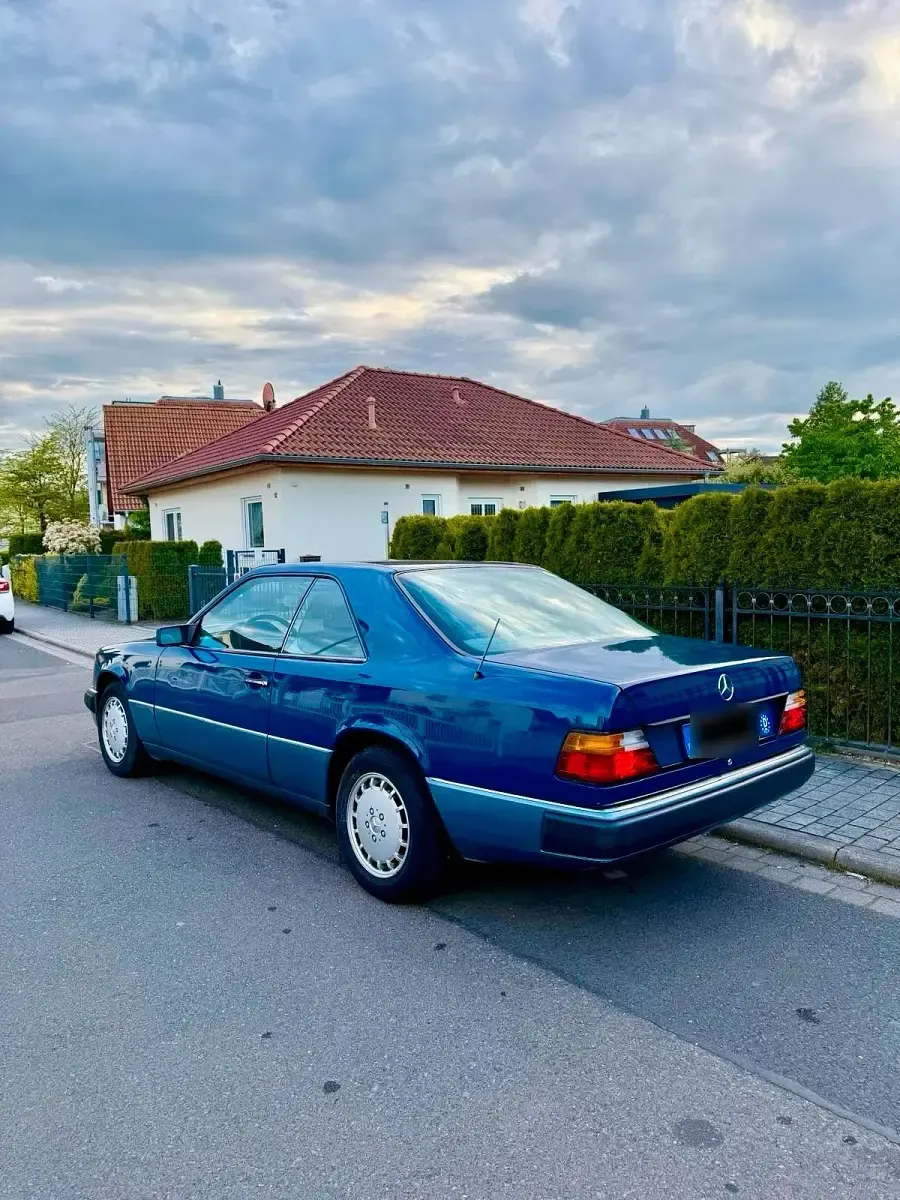 Gebraucht Mercedes 230 136 PS (100 kW) 1990 Blau Coupé