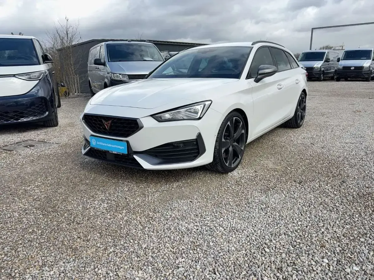 Używany Cupra Leon VZ 245 KM (180 kW) 2023 Biały Kombi