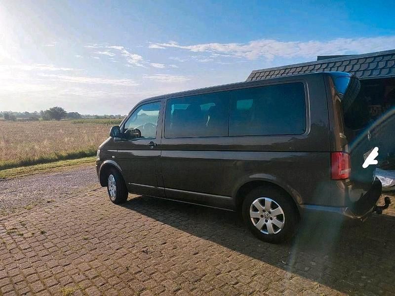 Second-hand VW T5 140 CP (102 kW) 2012 Maro Van