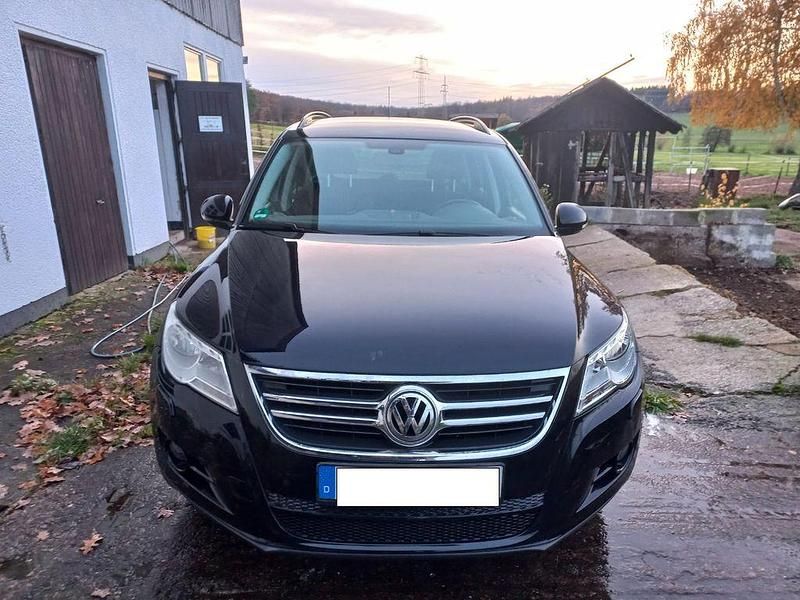 Gebraucht VW Tiguan Trendline 122 PS (89 kW) 2011 Schwarz SUV