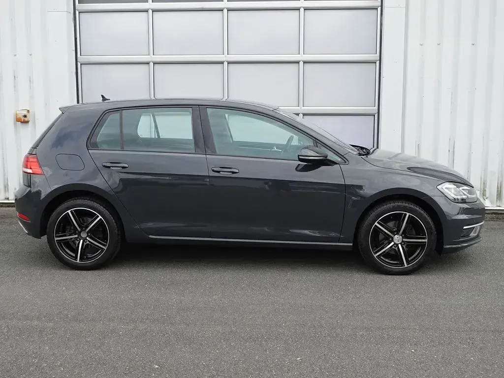 Gebraucht VW Golf VII Highline 150 PS (110 kW) 2019 Grau Limousine