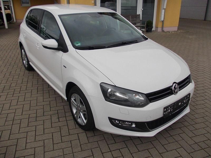Gebraucht VW Polo Life 90 PS (66 kW) 2014 Weiß Kleinwagen
