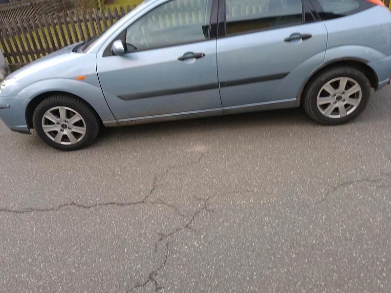 Gebraucht Ford Focus 101 PS (74 kW) 2004 Blau Limousine
