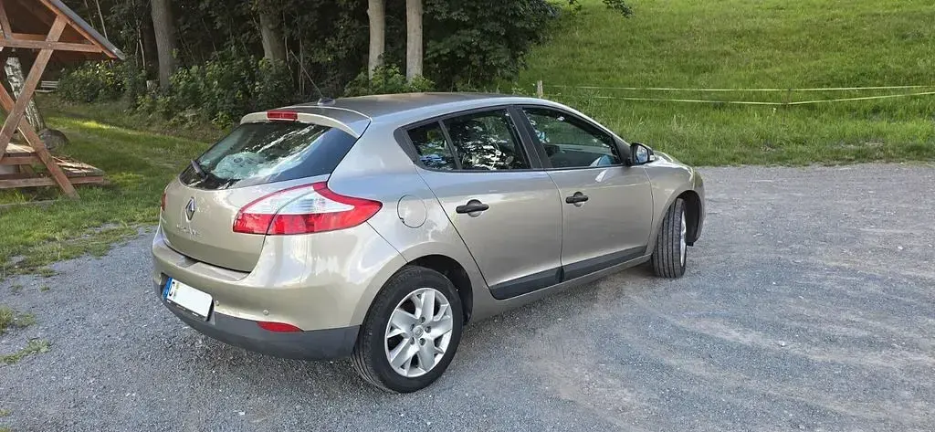 Gebraucht Renault Mégane III 101 PS (74 kW) 2012 Silber Limousine