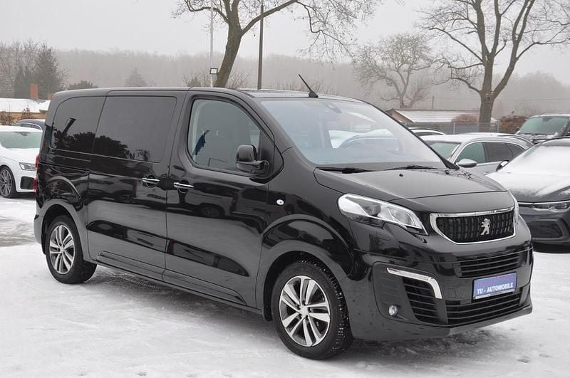 Gebraucht Peugeot Traveller Allure 116 PS (85 kW) 2017 Lack onyx schwarz Van / Kleinbus