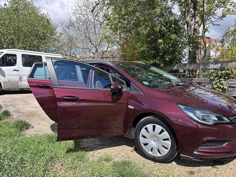 Usata Opel Astra Edition 110 CV (80 kW) 2017 Berlina