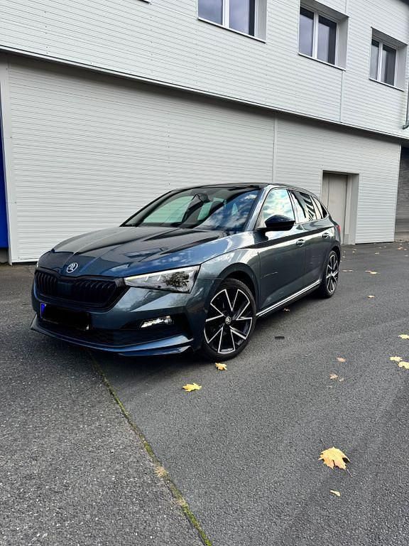 Grau Gebraucht 2020 Skoda Scala Monte Carlo Kleinwagen | 19.200 € (Fairer Preis) - Bild 1/4