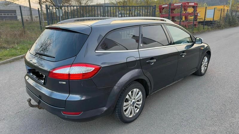 Gebraucht Ford Mondeo 136 PS (100 kW) 2010 Andere farben Kombi