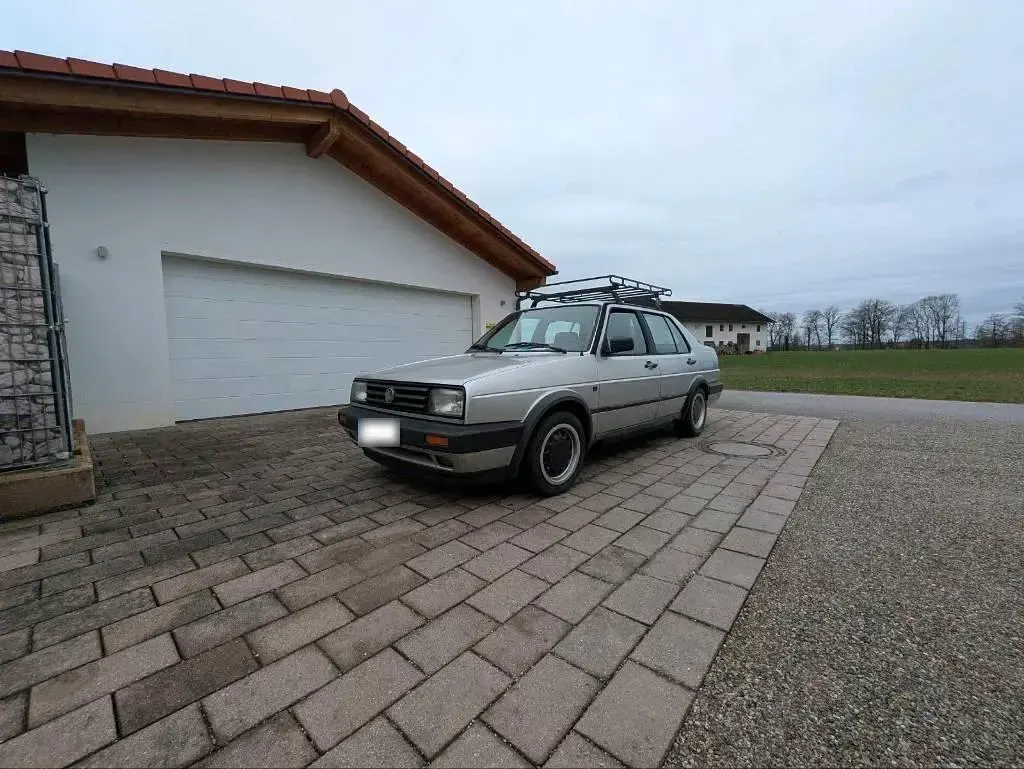 Second-hand VW Jetta 90 CP (66 kW) 1991 Gri Berlinǎ