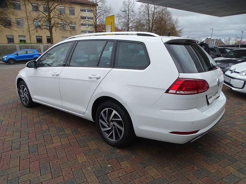 Gebraucht VW Golf VII 110 PS (80 kW) 2017 Weiß Kombi