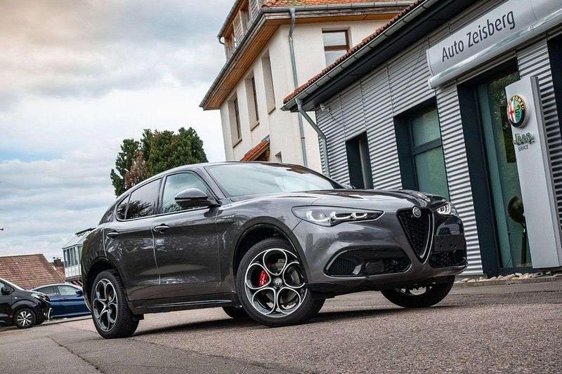 Grau Gebraucht 2024 Alfa Romeo Stelvio Veloce SUV | 42.489 € (Teuer) - Bild 1/4