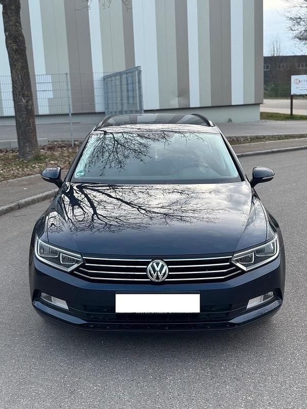 Gebraucht VW Passat 120 PS (88 kW) 2016 Blau Kombi