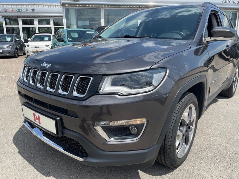 Grau Gebraucht 2017 Jeep Compass Limited SUV | 16.990 € (Teuer) - Bild 1/4