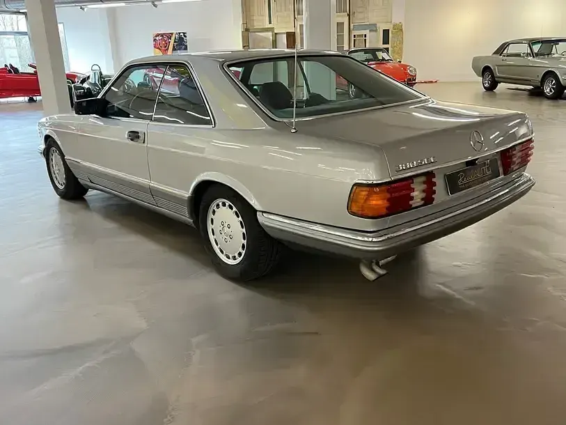 Gebraucht Mercedes 380 150 PS (110 kW) 1982 Silber