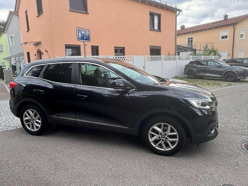 Schwarz Gebraucht 2015 Renault Kadjar Experience SUV | 8.300 € (Guter Preis) - Bild 1/4