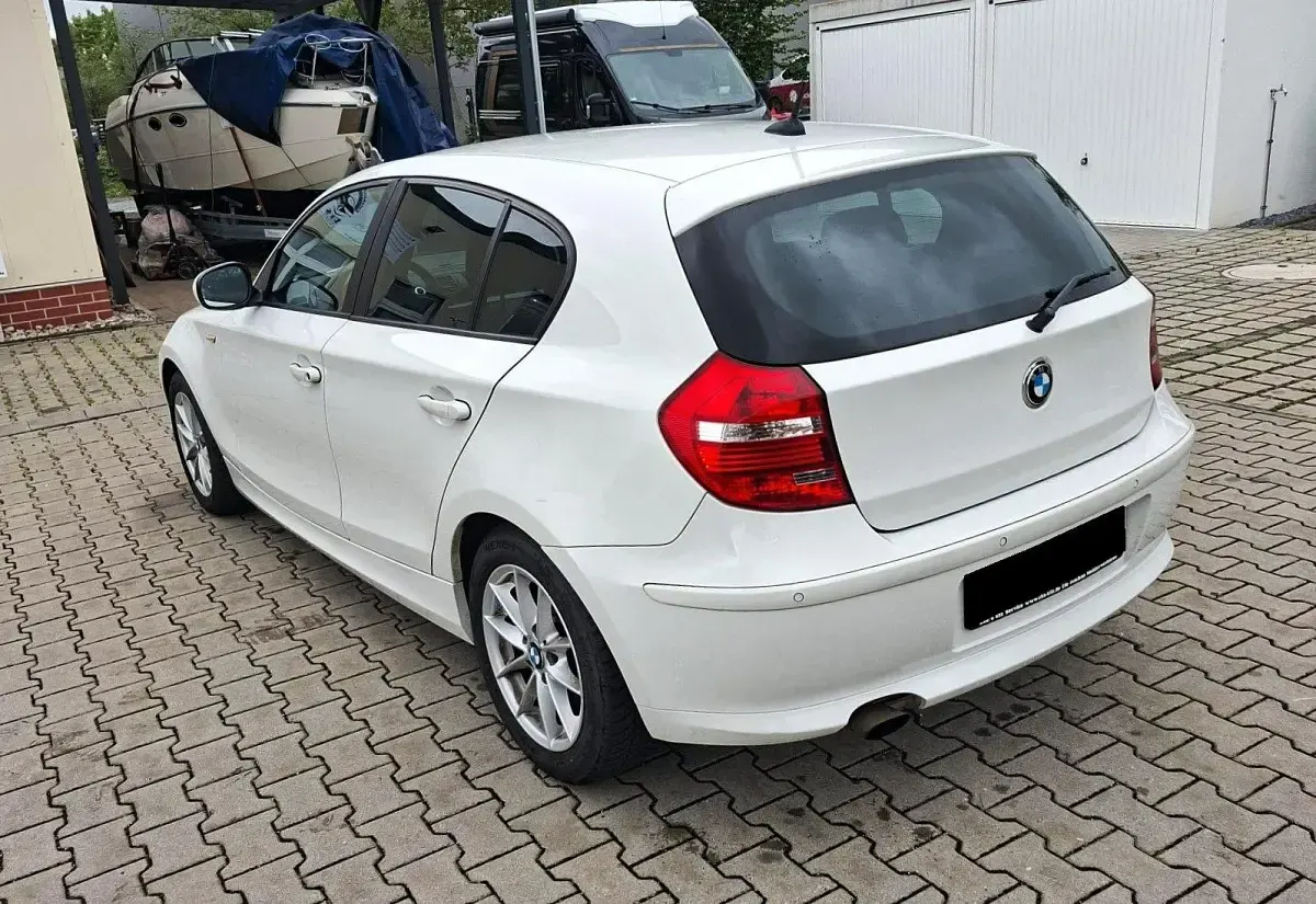 Gebraucht BMW 116 Advantage 122 PS (89 kW) 2010 Weiß Kleinwagen