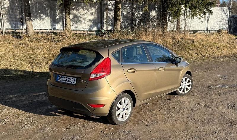 Gebraucht Ford Fiesta Titanium 82 PS (60 kW) 2012 Braun Kleinwagen
