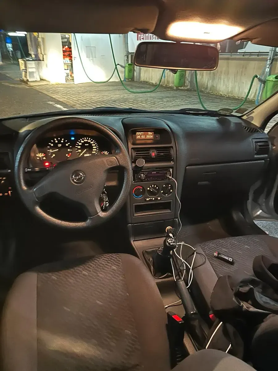 Gebraucht Opel Astra 101 PS (74 kW) 2001 Silber Limousine