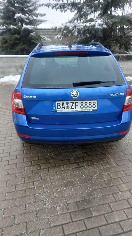Gebraucht Skoda Octavia Ambition 150 PS (110 kW) 2017 Blau Kombi