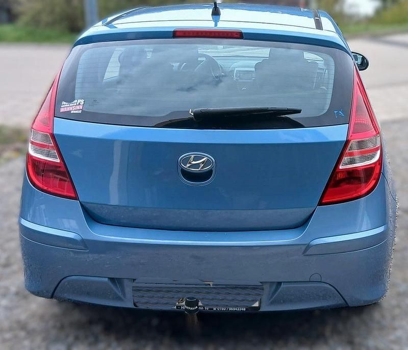 Usata Hyundai i30 110 CV (80 kW) 2011 Blu Utilitaria