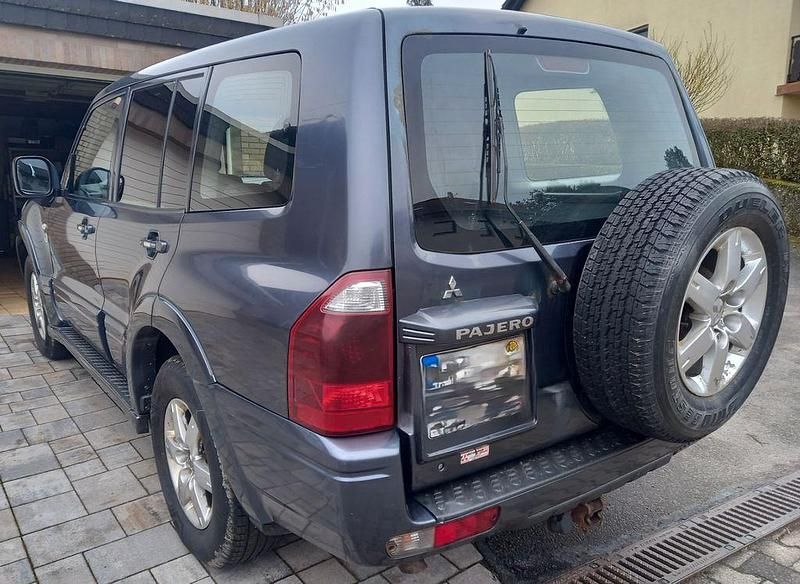 Gebraucht Mitsubishi Pajero 160 PS (117 kW) 2006 Grau SUV