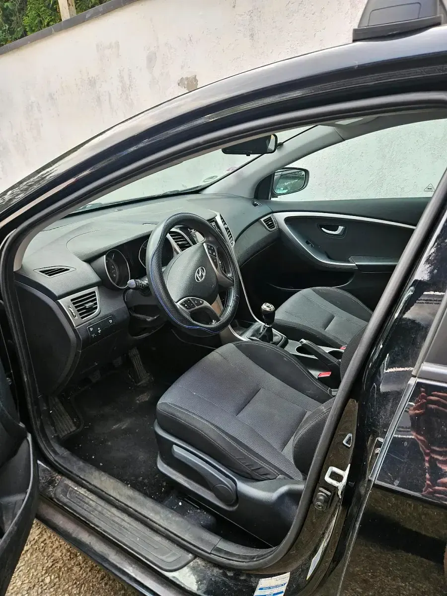 Gebraucht Hyundai i30 110 PS (80 kW) 2012 Schwarz Kombi