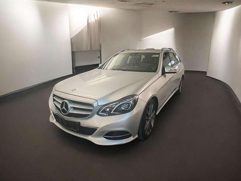 Silber Gebraucht 2015 Mercedes E250 AMG Kombi | 16.490 € (Superpreis) - Bild 1/4